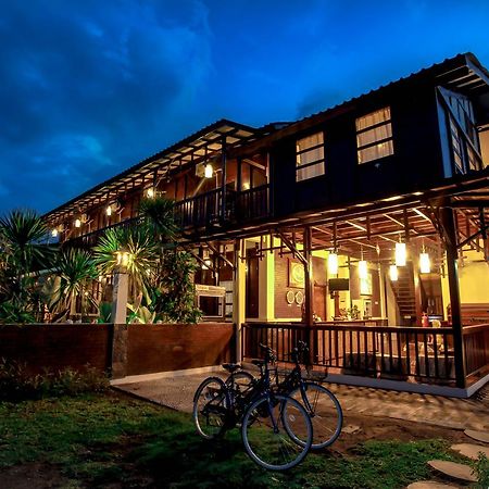 吉利阿尔 Gili Buana旅舍 外观 照片